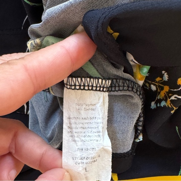 Women’s Kaileigh navy blue floral sleeveless deep v-neck dress size Large - Picture 4 of 4